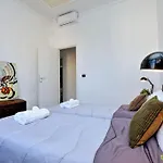 Piazza Capponi Apartment